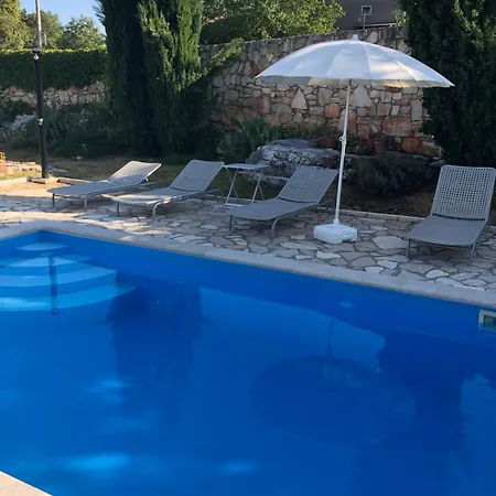 Bed & Breakfast Domos Selene Casa Luna Tinjan