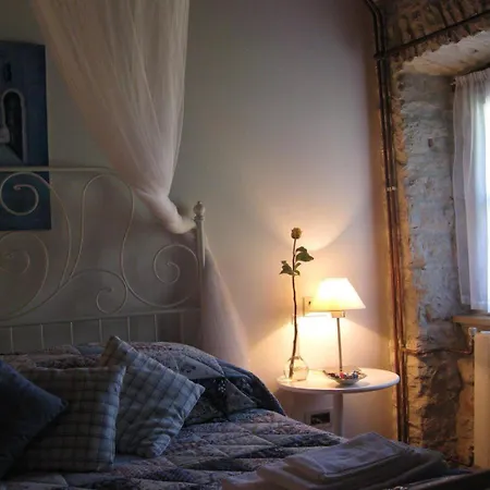 Panzió Domos Selene Casa Luna Tinjan